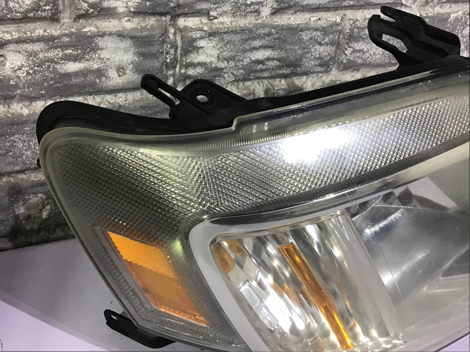 Faro derecho Mercury Mariner 2008 2009 2010 2011 (lado del pasajero) OEM Foto 2 de 4