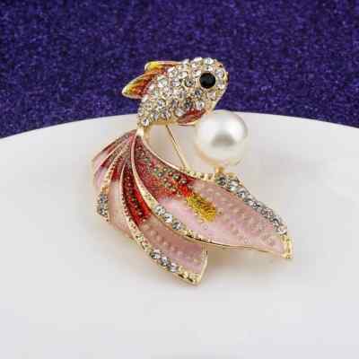 Cute Color Goldfish Brooch Fashion Rhinesonte Pearl Fish Animal Pin Accessories
