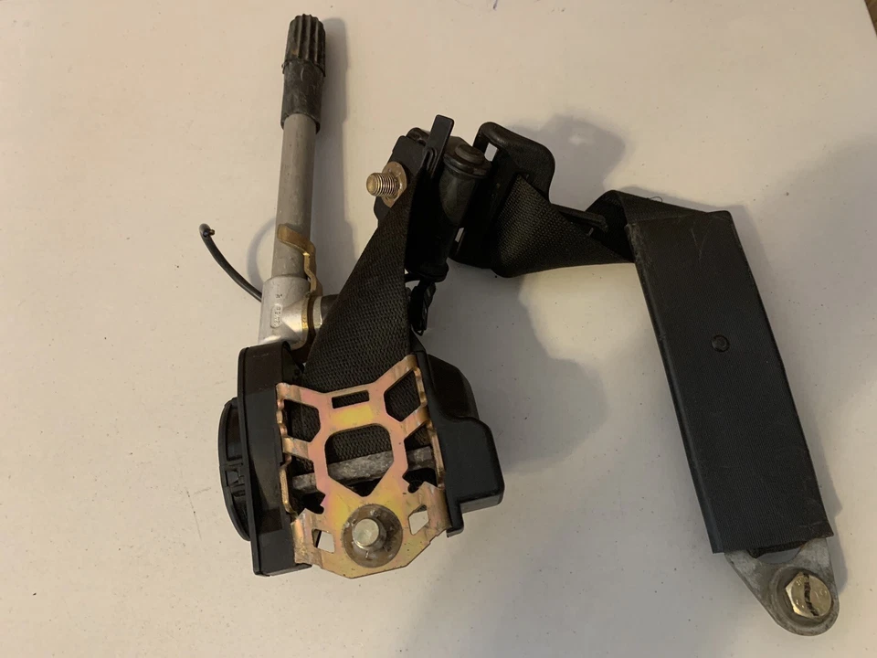 Cinto de segurança retrátil direito passageiro Mercedes Benz 450sl 380s 1985 - Imagem 2 de 4