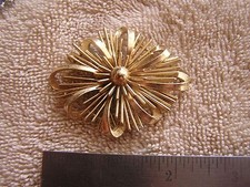 Vintage Trifari Flower Pin 