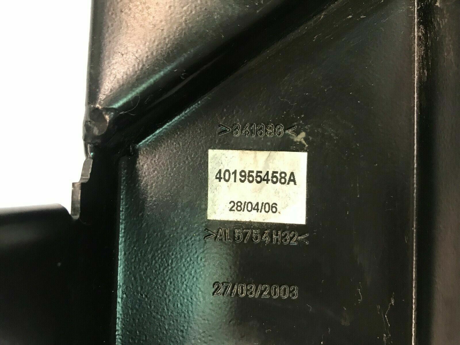 LAMBORGHINI GALLARDO 550 560 570 WINDSCREEN WIPER ARM BRACKET OEM 401955458A