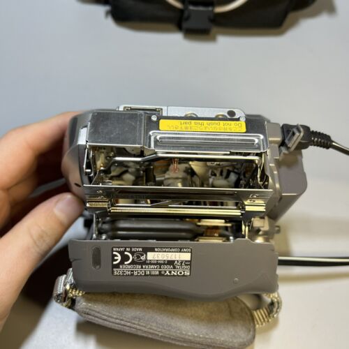 Sony DCR-HC32E Mini DV Camcorder - Silver - Case - Picture 10 of 16