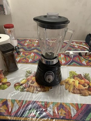 OSTERIZER OSTER VINTAGE MODEL 4094.  500 W PRE OWNED