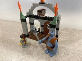 LEGO Harry Potter: 4712- Troll on the Loose- Complete w/ minifigures