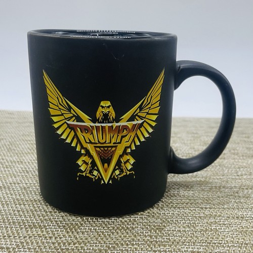 Redux Triumph Never Surrender Tasse, Canadian Rock Band, Copyright 2014