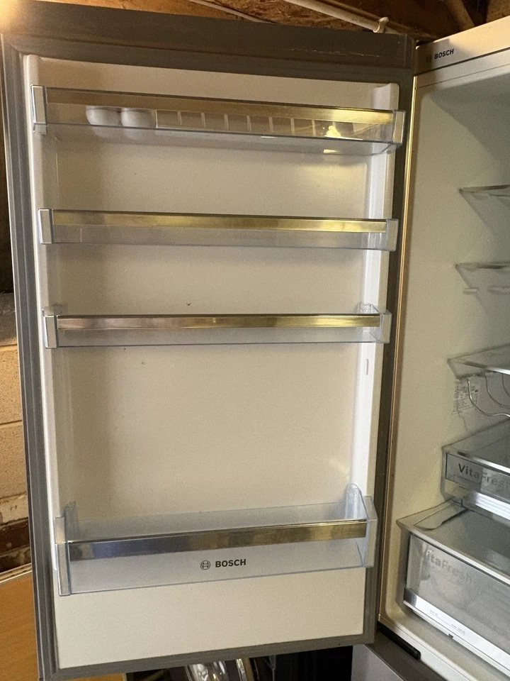 Bosch KGE49AICAG Fridge Freezer 70/30 - Image 3 of 4