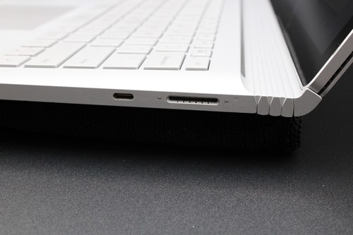 Microsoft Surface Book 2 (512GB SSD, 16GB RAM, i7-8650U @ 1.90GHz, GTX 1050) - Picture 6 of 8