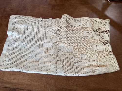 A lot of four vintage crocheted embroidered linens - Picture 7 of 8