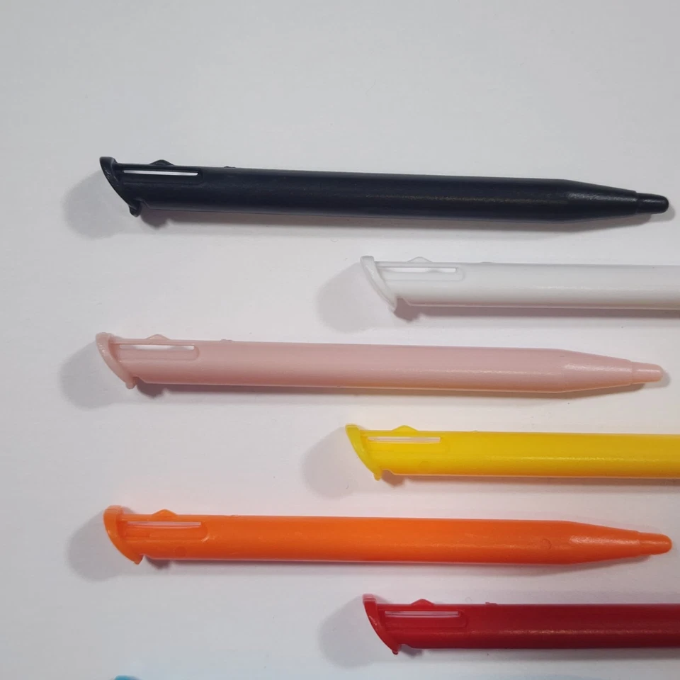 Nintendo 'Nuevo' 2DS XL Stylus NUEVO, ALTA CALIDAD, Elige Color, Compra 2 Consigue 1 Gratis Foto 2 de 4