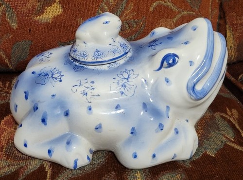 Jarro de colección con tapas de rana y porcelana azul blanco y rana de bebé - Imagen 3 de 9