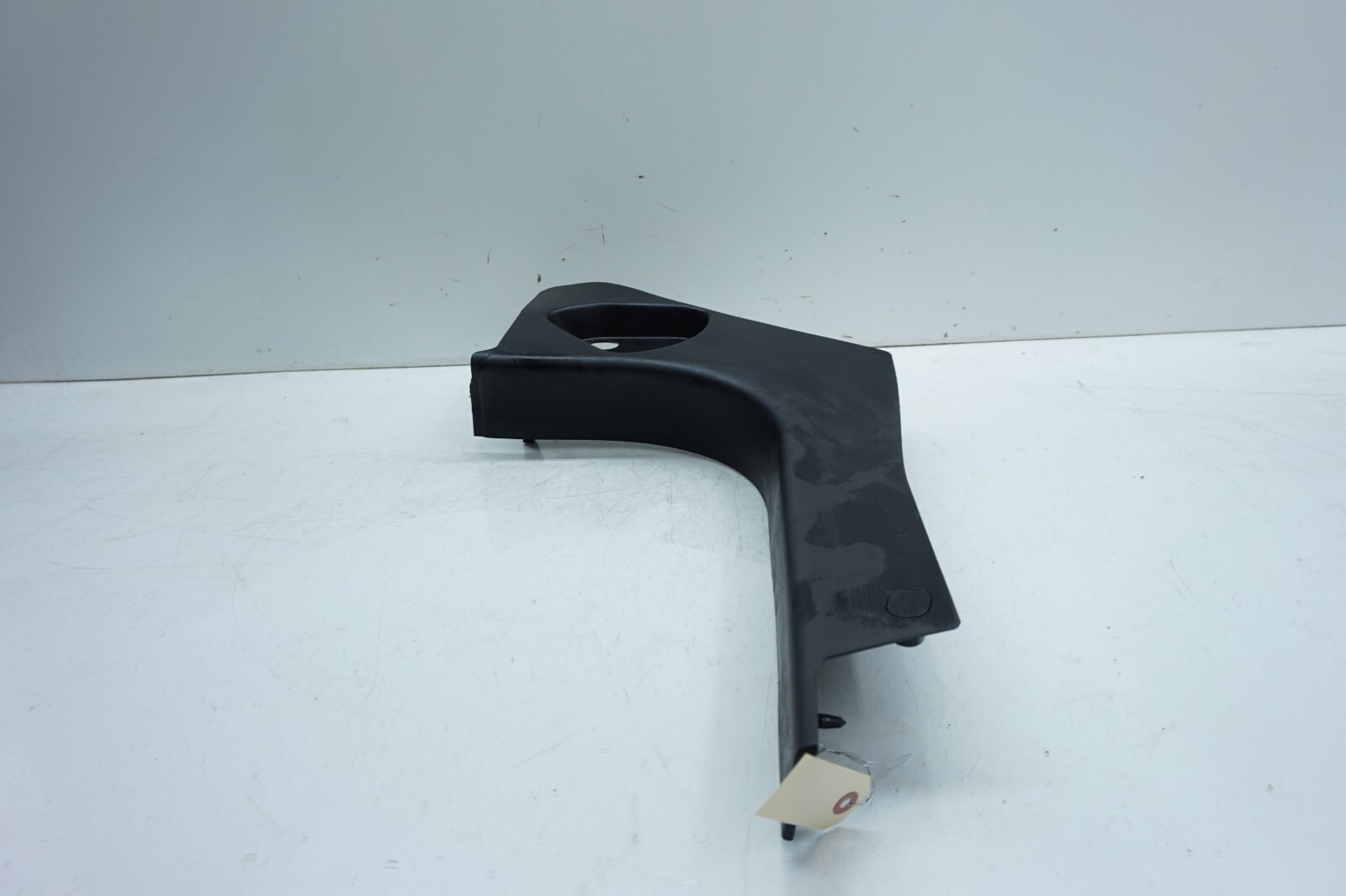 2014-2019 Maserati Ghibli OEM Left Front Inner Kick Scuff Plate 6700113670