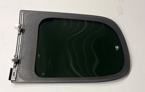 PRE-OWNED 1999-2002 NISSAN QUEST/VILLAGER PASSENGER SIDE REAR QUARTER GLASS - Picture 4 of 6