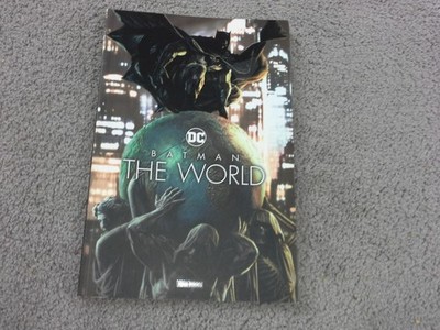 Batman - The World DCComics Softcover