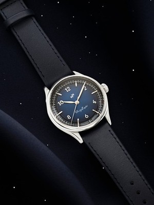 AV86 1968 Sixtyeight 39mm Steel Watch Blue Sunray Dial