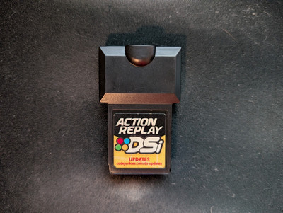 Action Replay DSi: Updates (Datel, 2009) Authentic - Cleaned & Tested