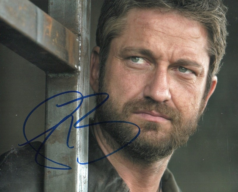 Autographed Gerard Butler 8 x 10 Photo Signed with COA  