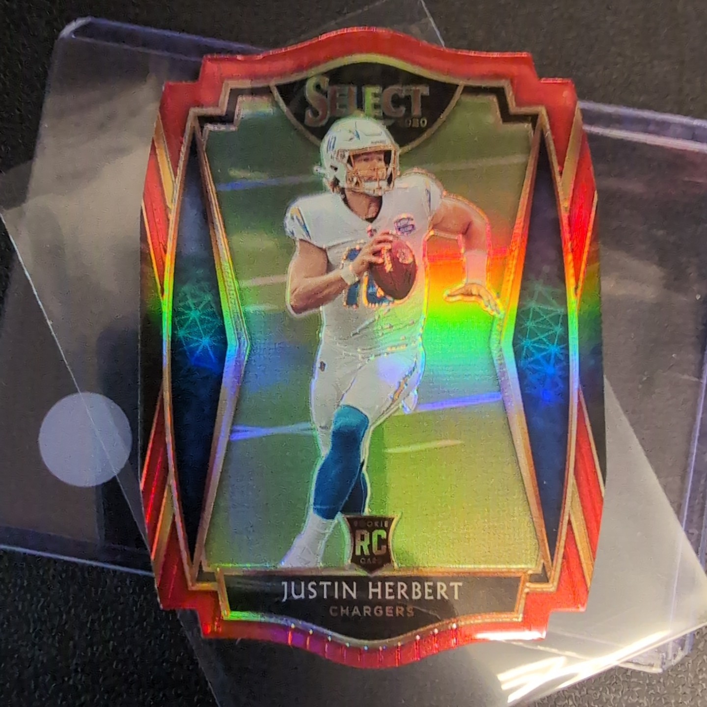 2020 Panini Select Football Justin Herbert Premier Level Red Prizm Die Cut RC