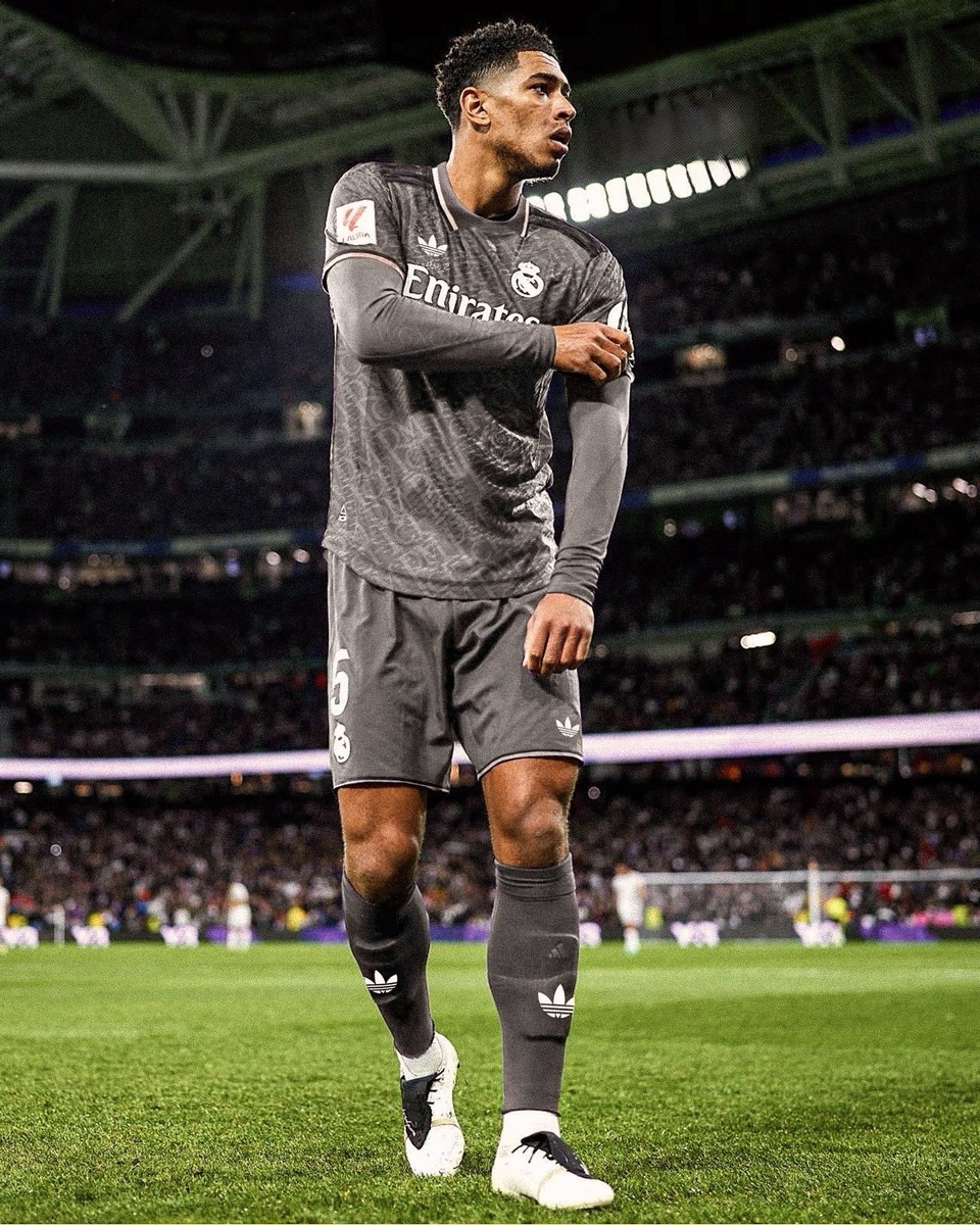 Real Madrid 24/25 3rd Jersey UCL Bellingham 5 Player Version