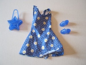 BARBIE FASHION CLOTHES ~ BLUE SATIN w/WHITE PRINT OUTFIT w/ACCESSORIES SET