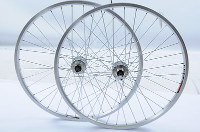 PAAR SCHEIBENBREMSRÄDER 26 ZOLL MTB DUAL DOPPELWAND FELGEN MULTI SPEED NABE SILBER