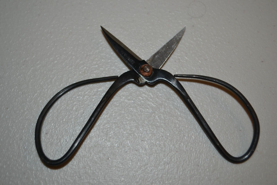 Vintage Spear Brand Finish Black Notion Primitive Scissors Set of 4 eBay