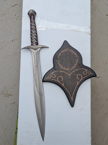 Lord Of The Rings Frodo Baggins Sword And Plaque United Cutlery LOTR Sting