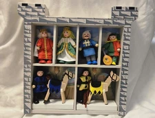 Melissa And Doug Wooden Castle play set With 4 inch Figures and horses