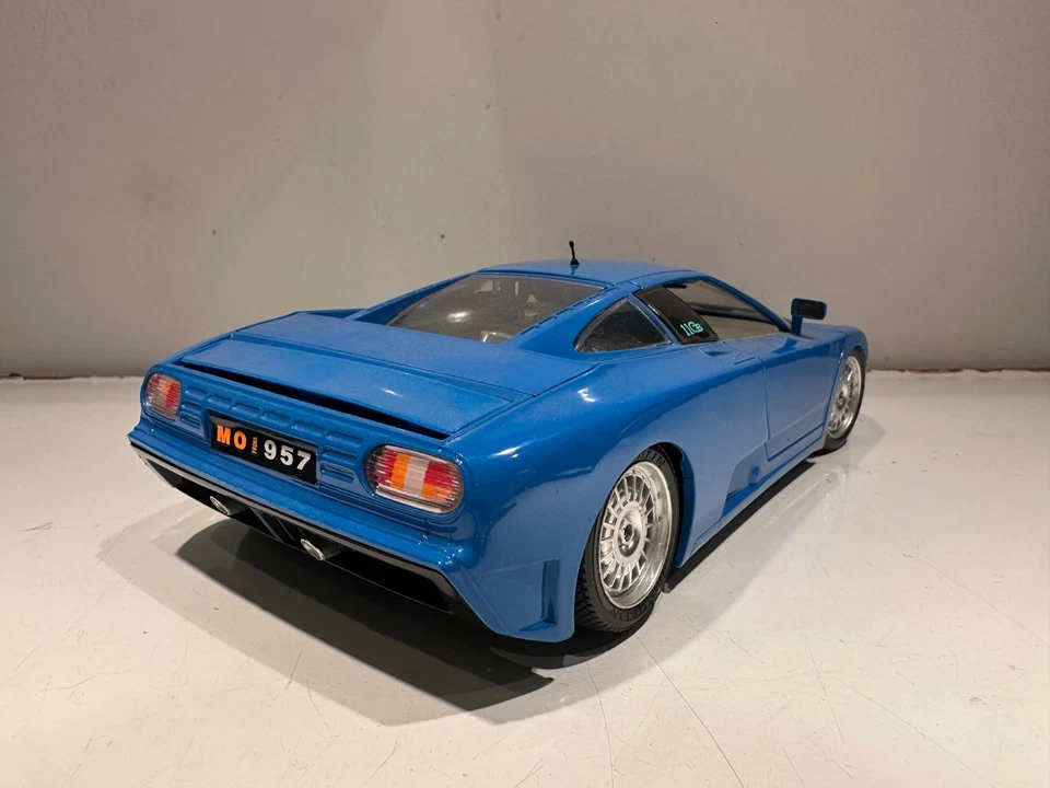 BURAGO 1/18 VOITURE BUGATTI 11 EB - Photo 3/4