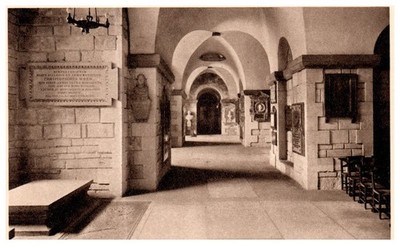Vintage Postcard St. Paul's Cathedral, The Crypt, Showing Wren's Tomb, London