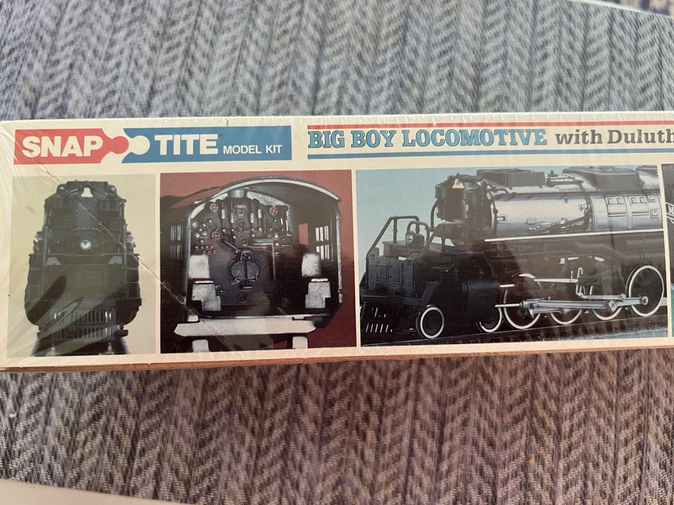 Monogram 1602 DM&IR Duluth Big Boy Locomotive Snap-Tite HO Model Train Kit - Image 4 of 4