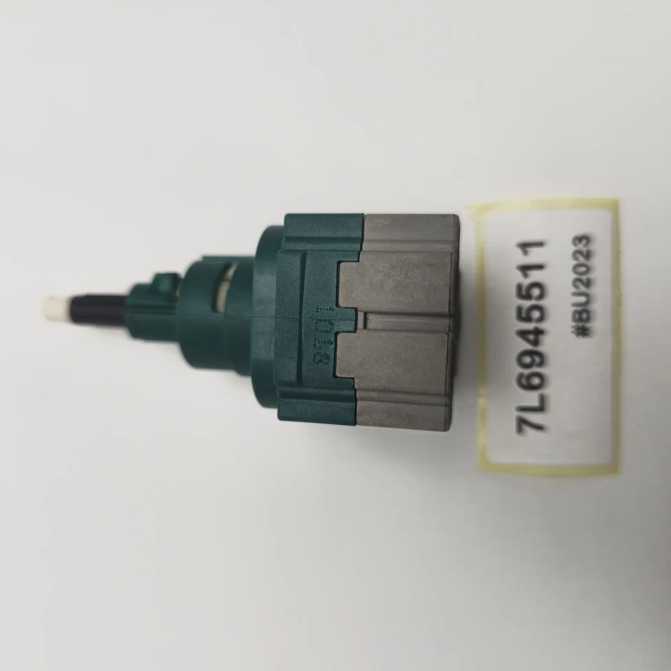 2004-2010 Volkswagen Touareg 1 Brake Light Switch 7L6945511 - Image 2 of 4