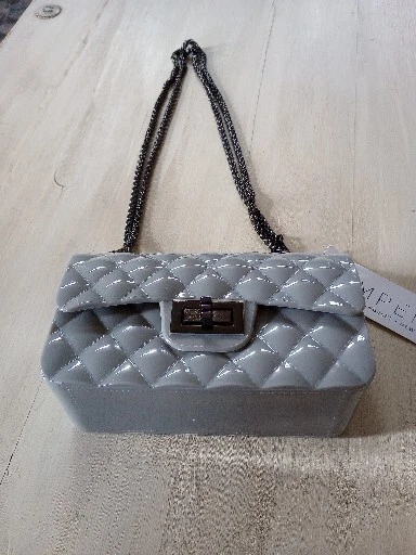 Metal lock quilted crossbody hotsell chain bag