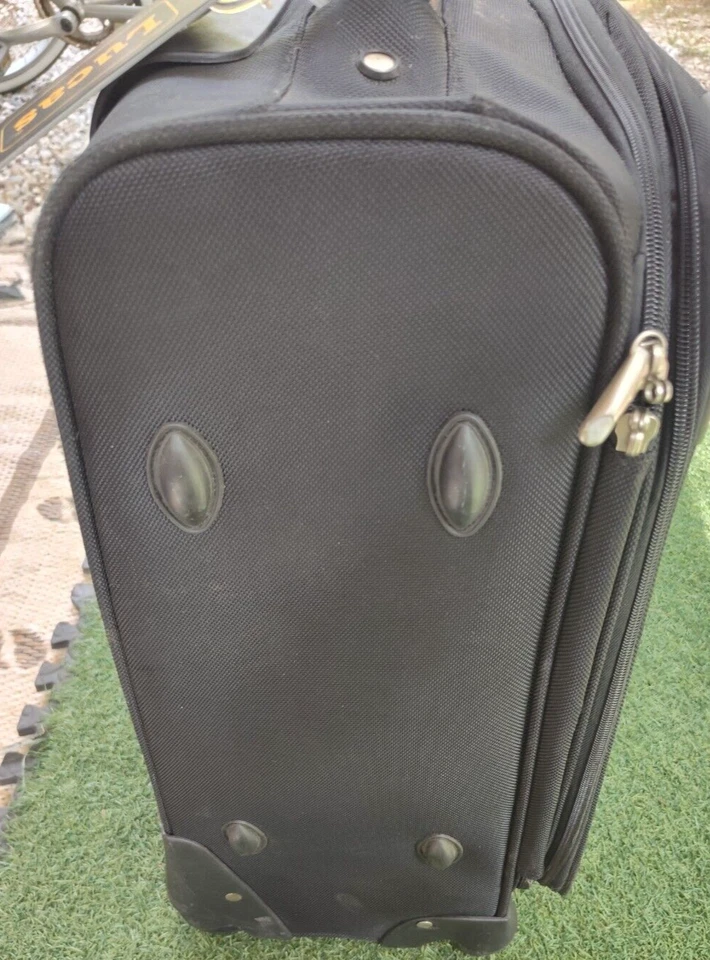 MALETA EQUIPAJE LUCAS LIGERA LADO BLANDO EXPANDIBLE CON RUEDAS GIRATORIAS NEGRA Foto 4 de 4
