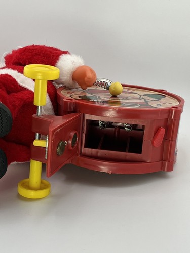 Vintage 80s Battery Operated 10” Walking Santa Claus Drummer Drums Musical - Picture 6 of 6