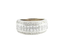 14 Karat White Gold and Diamond Band Ring Size 4.75 7006