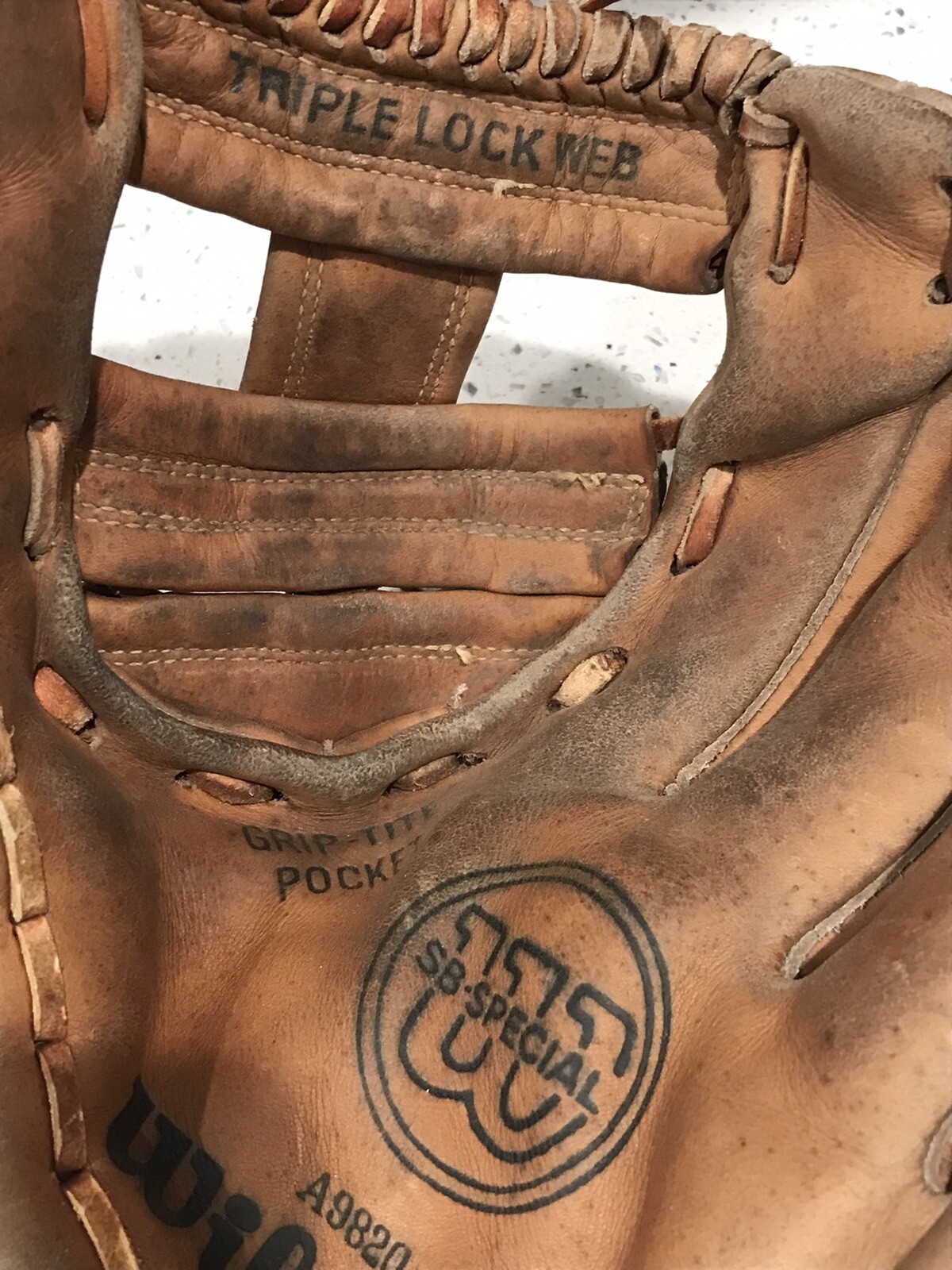 Wilson SB Special A9820 Triple Lock Web Baseball Softball