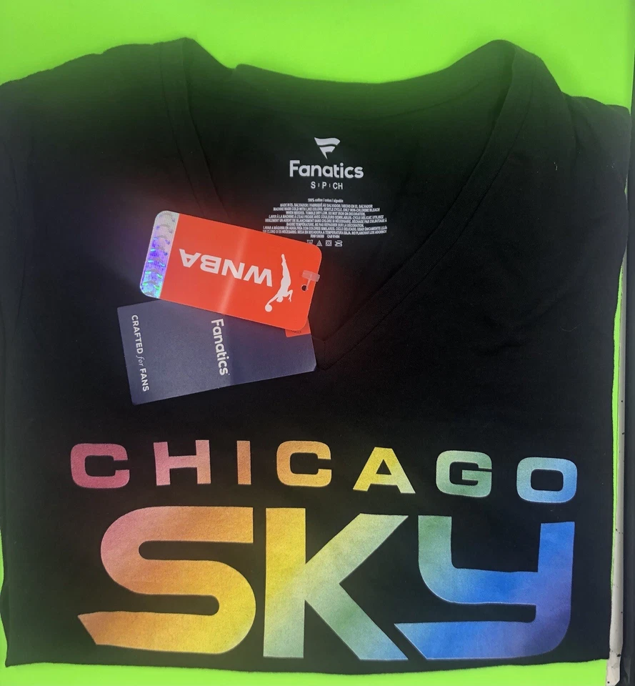 Womens Fanatics WNBA Chicago Sky Team Pride Wordmark V-Neck T-Shirt New W/ Tags - Image 4 of 4