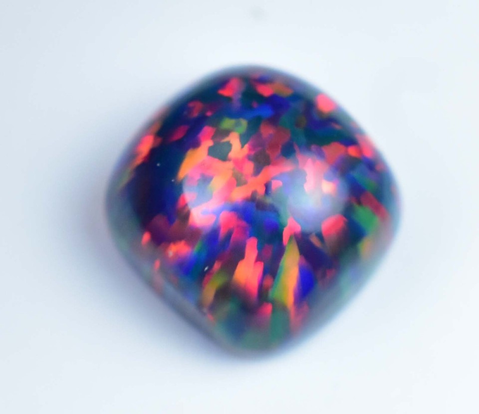 0,55 Ct Opale noire de Mintabie - Jolie pierre bleue