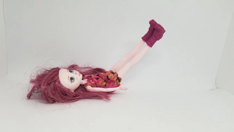 2015 mattel ever after high dragon girl doll 9" tall clothes dress pink Harelow - Image 4 of 4