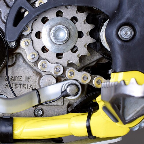 Suzuki VZR1800 2006-2017 - Healtech iQSE Quickshifter Kit - Picture 5 of 6
