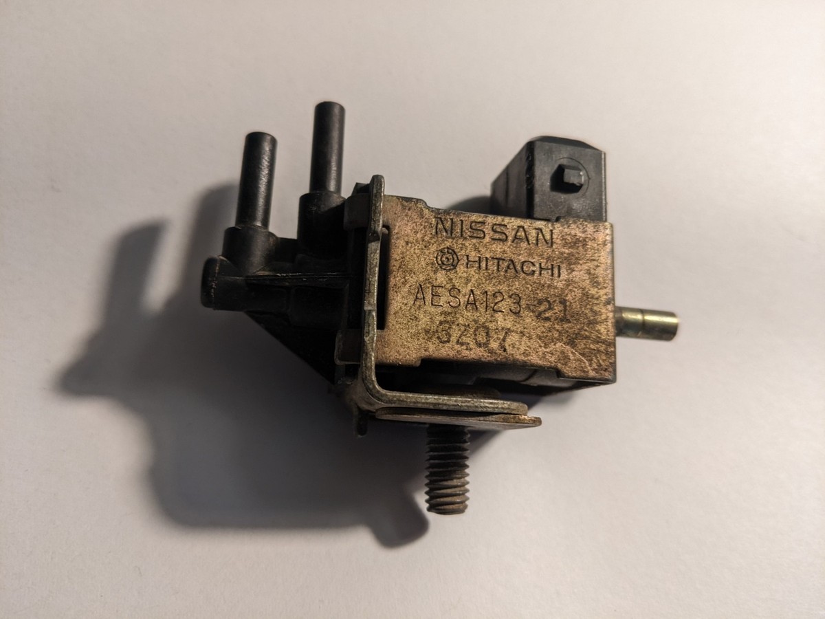 Nissan 300zx Z32 Aesa123-21 EGR Vacuum Switch Valve LH & RH for