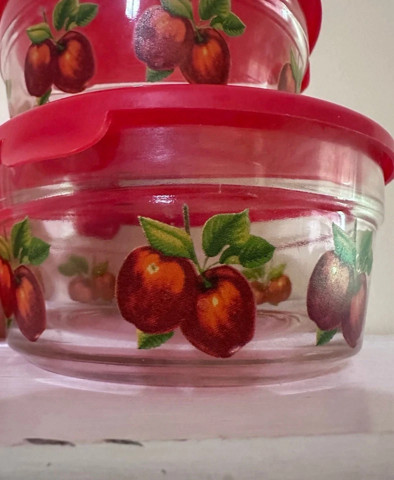 Cuencos de almacenamiento de vidrio vintage con estampado de frutas y tapas de plástico rojo - Juego de 3 Foto 3 de 4
