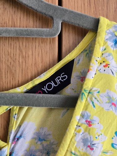 Yours Viscose Tunic Size 26/28 - Picture 2 of 5
