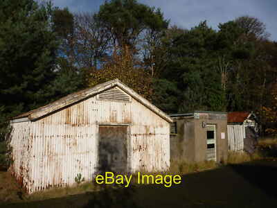 Foto 6x4 East Lothian Architektur: Three's a Crowd at East Fortune Hos c2010