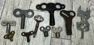 Lot of 10 Vintage Wind-up Keys - 1 Schuco, Z & 10 Unbranded, Misc, Toys/Clocks ?