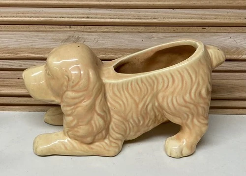 Vintage Shawnee Crouching Cocker Spaniel Puppy Dog Planter Peach Color 8 1/2" L