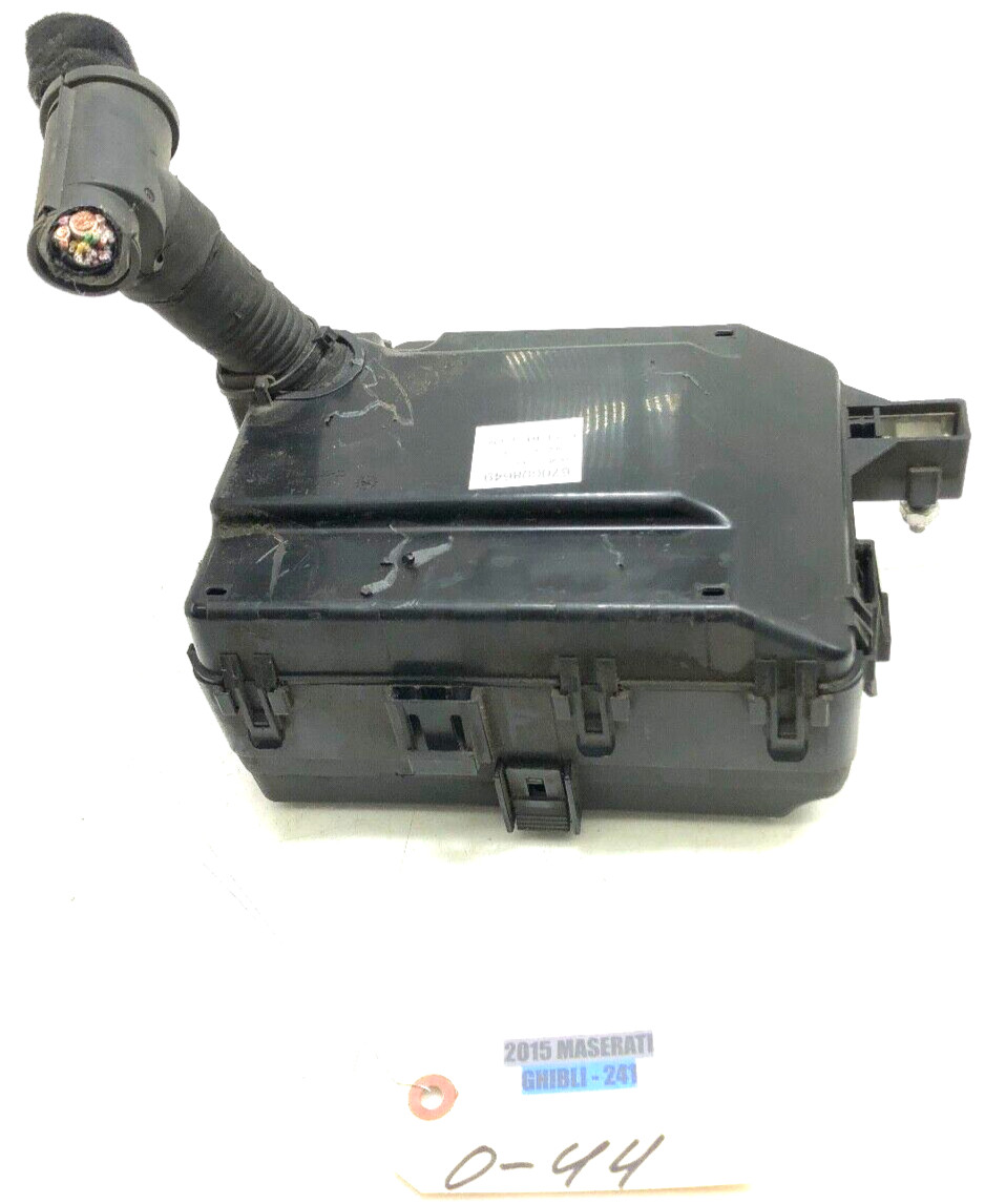 2014-2019 MASERATI GHIBLI S Q4 FRONT FUSE RELAY BOX OEM.