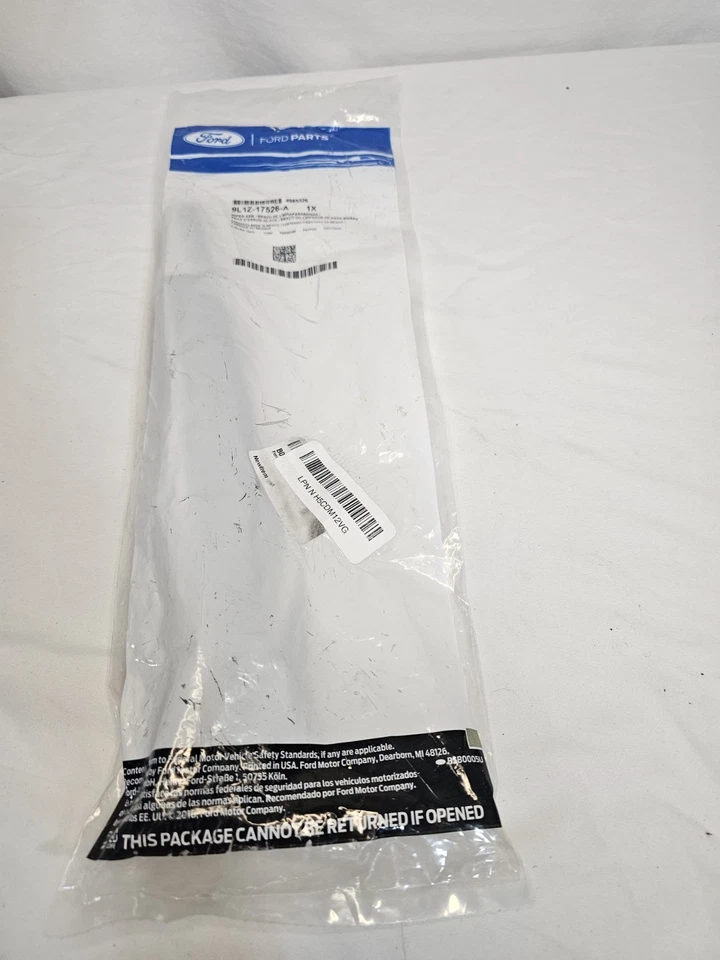 Ford OEM Rear Wiper Arm 9L1Z-17526-A Fits 07-17 Expedition / 07-17 Navigator - Image 2 of 4