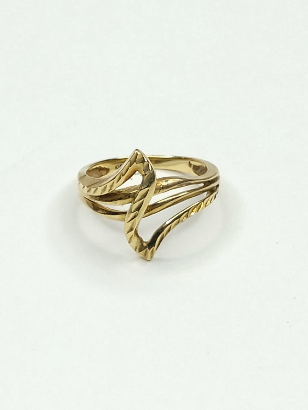 Michael Anthony 10k Solid Yellow Gold Ring 3.4 Gr… - image 16