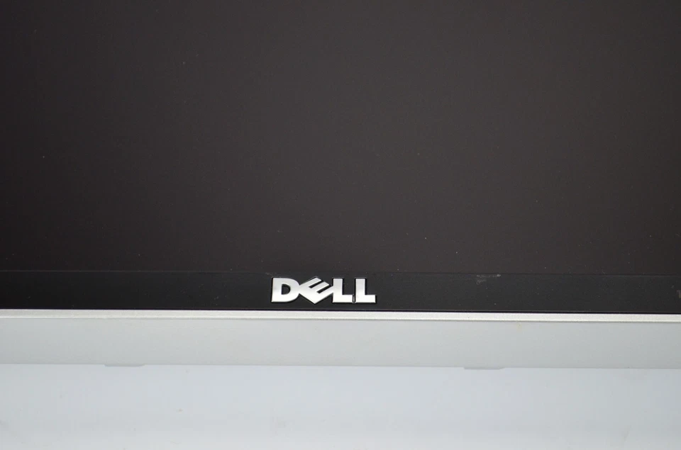 Dell 2007FPb 20" LCD Monitor 1600x1200 DVI VGA S-Video Composite With Stand - Image 4 of 4
